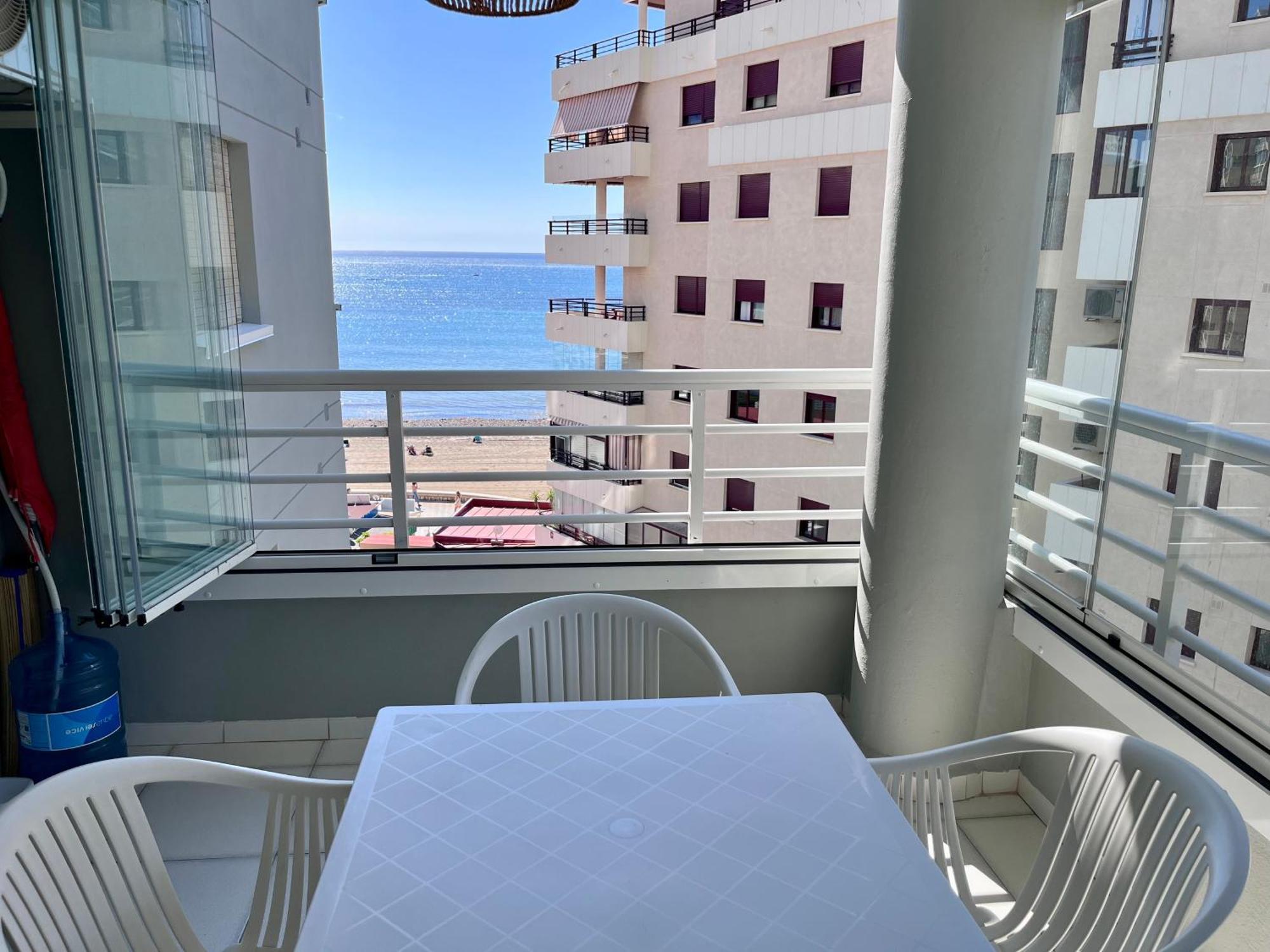 Modern On The With Pool * Calp